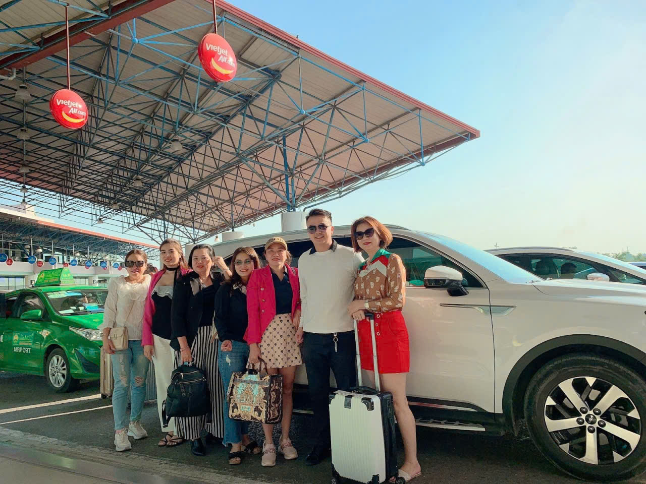 Taxi Nội Bài trọn gói 2 Taxi Nội Bài trọn gói giá chỉ 130K