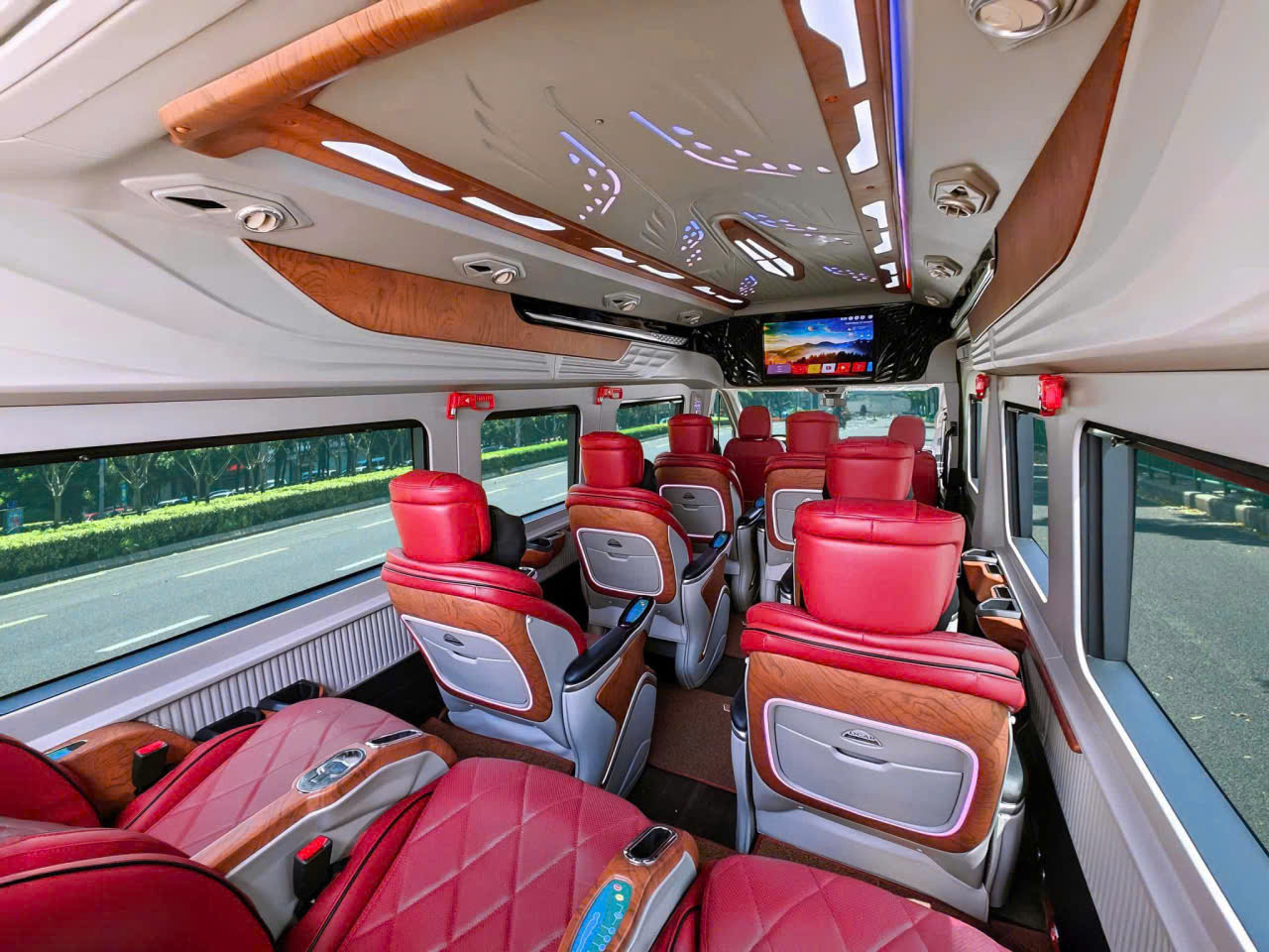 xe sạch đưa đón sân bay nội bài