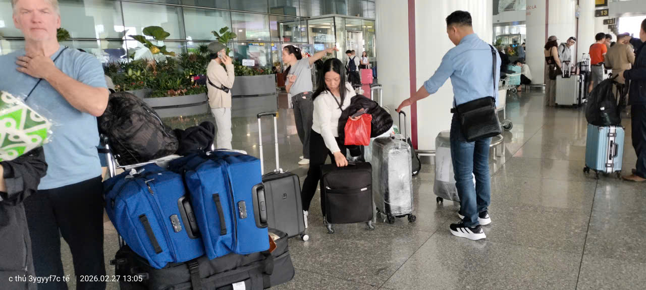 Taxi Nội Bài 247 đón khách tại sân bay